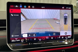 sininen Volkswagen ID.7 2025 kuva 35.