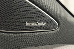 sininen Volkswagen ID.7 2025 kuva 36.