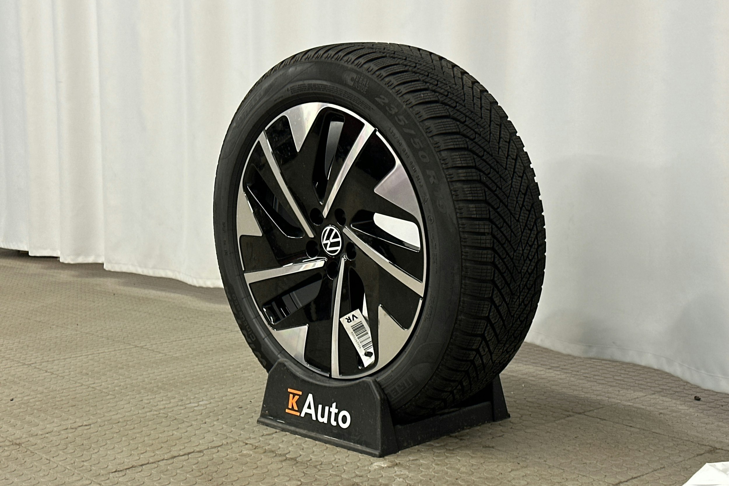 punainen Volkswagen ID.7 2025 kuva 10.