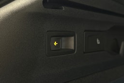 punainen Volkswagen ID.7 2025 kuva 12.