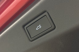 punainen Volkswagen ID.7 2025 kuva 13.