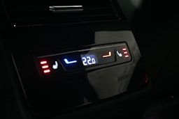 punainen Volkswagen ID.7 2025 kuva 14.