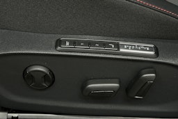 punainen Volkswagen ID.7 2025 kuva 16.