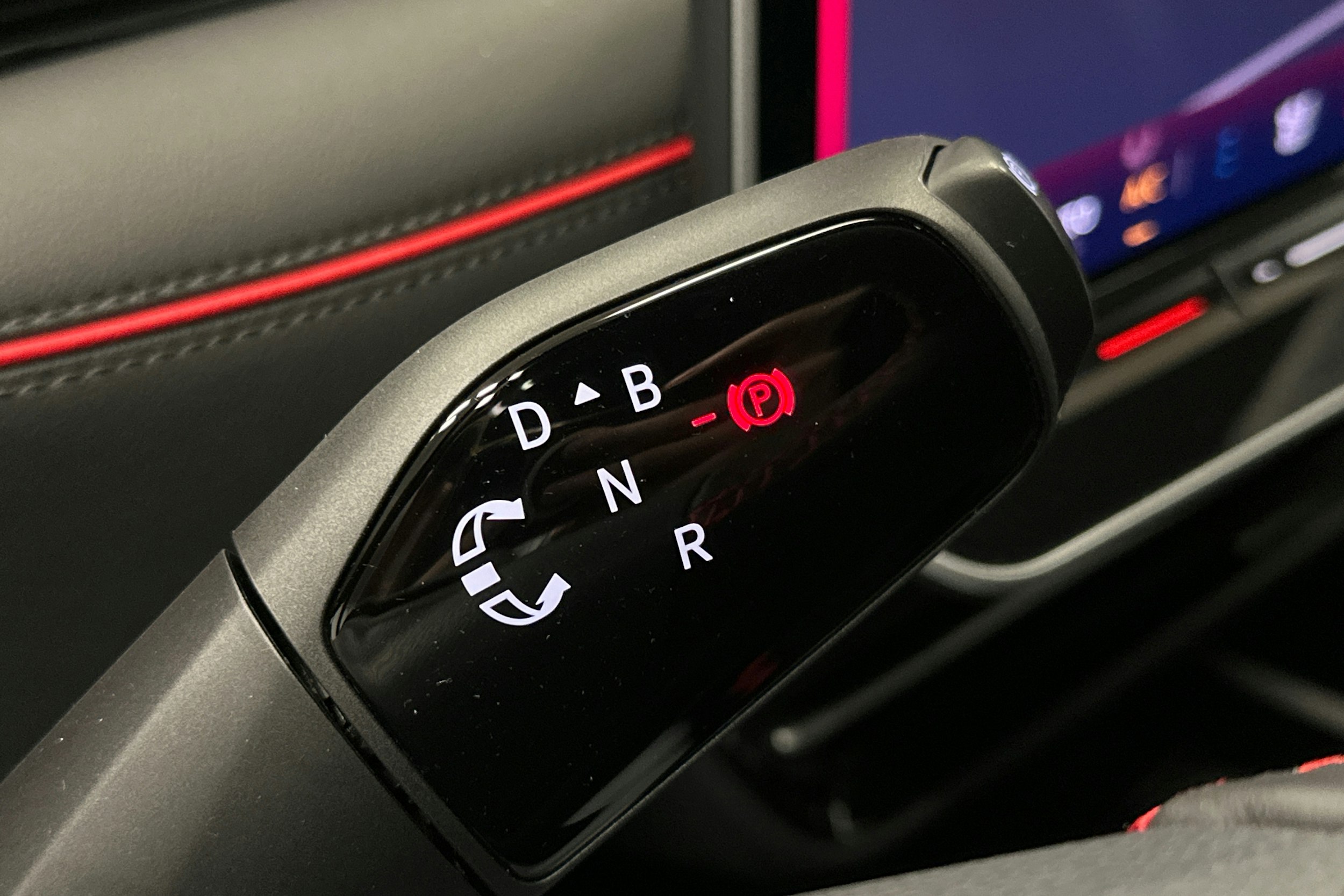 punainen Volkswagen ID.7 2025 kuva 23.