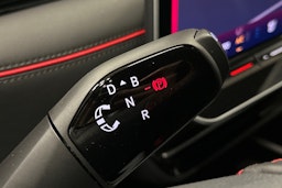 punainen Volkswagen ID.7 2025 kuva 23.