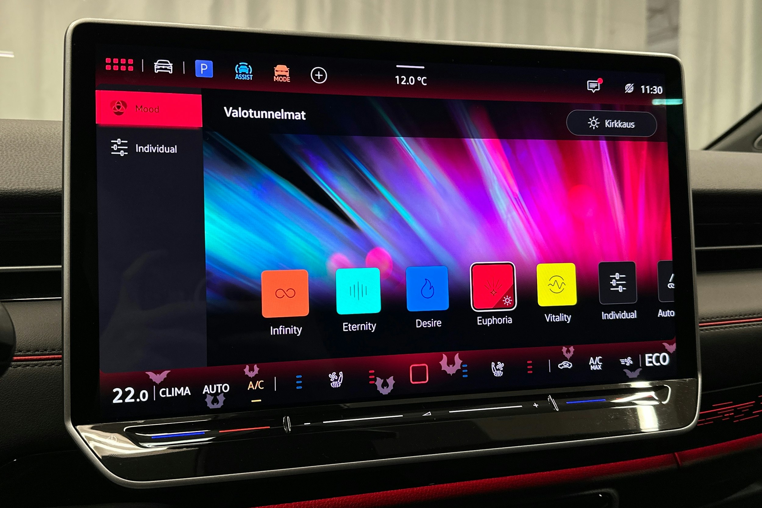 punainen Volkswagen ID.7 2025 kuva 30.