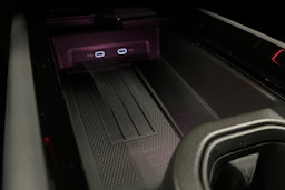 punainen Volkswagen ID.7 2025 kuva 34.