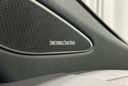 punainen Volkswagen ID.7 2025 kuva 35.