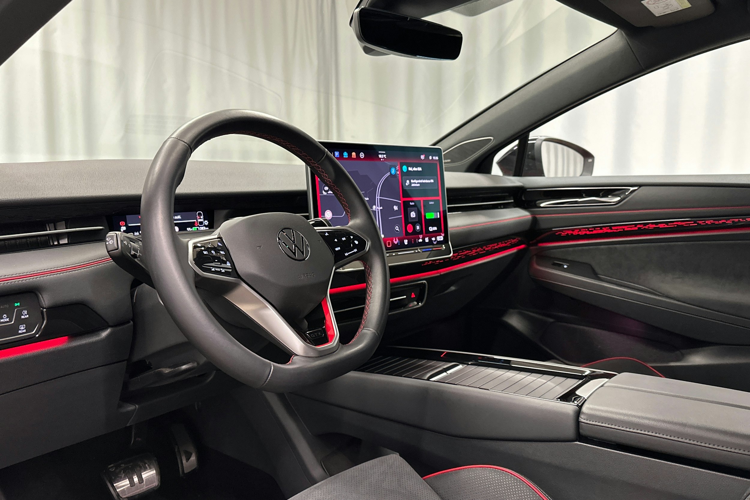 punainen Volkswagen ID.7 2025 kuva 7.