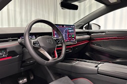 punainen Volkswagen ID.7 2025 kuva 7.