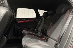 punainen Volkswagen ID.7 2025 kuva 10.