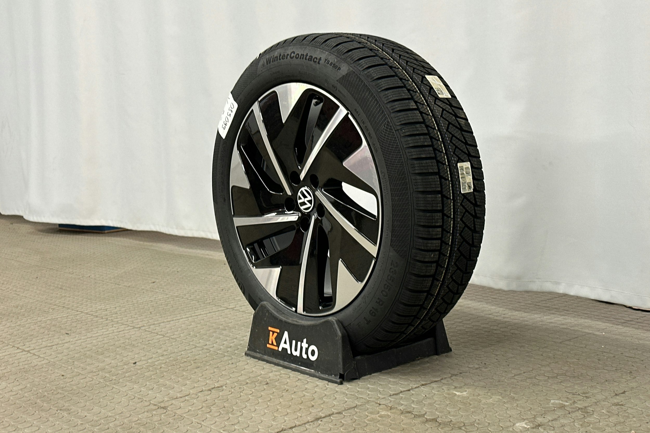 punainen Volkswagen ID.7 2025 kuva 13.