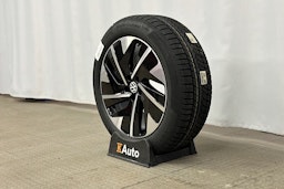 punainen Volkswagen ID.7 2025 kuva 13.