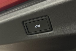 punainen Volkswagen ID.7 2025 kuva 15.