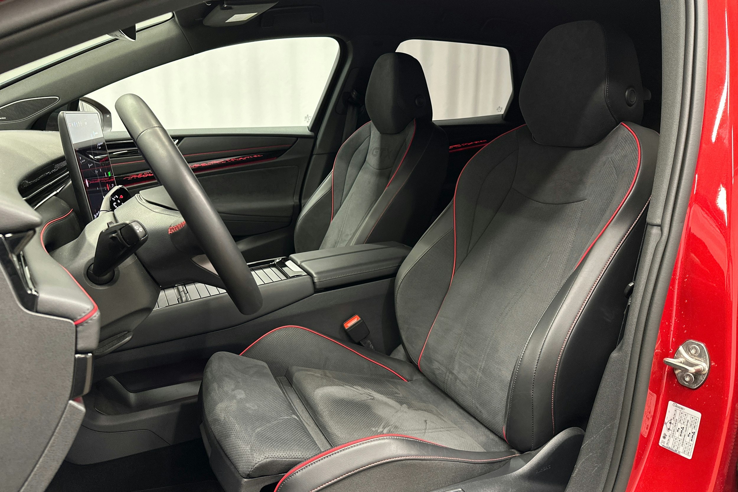 punainen Volkswagen ID.7 2025 kuva 18.