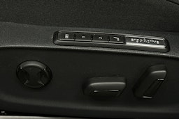 punainen Volkswagen ID.7 2025 kuva 19.