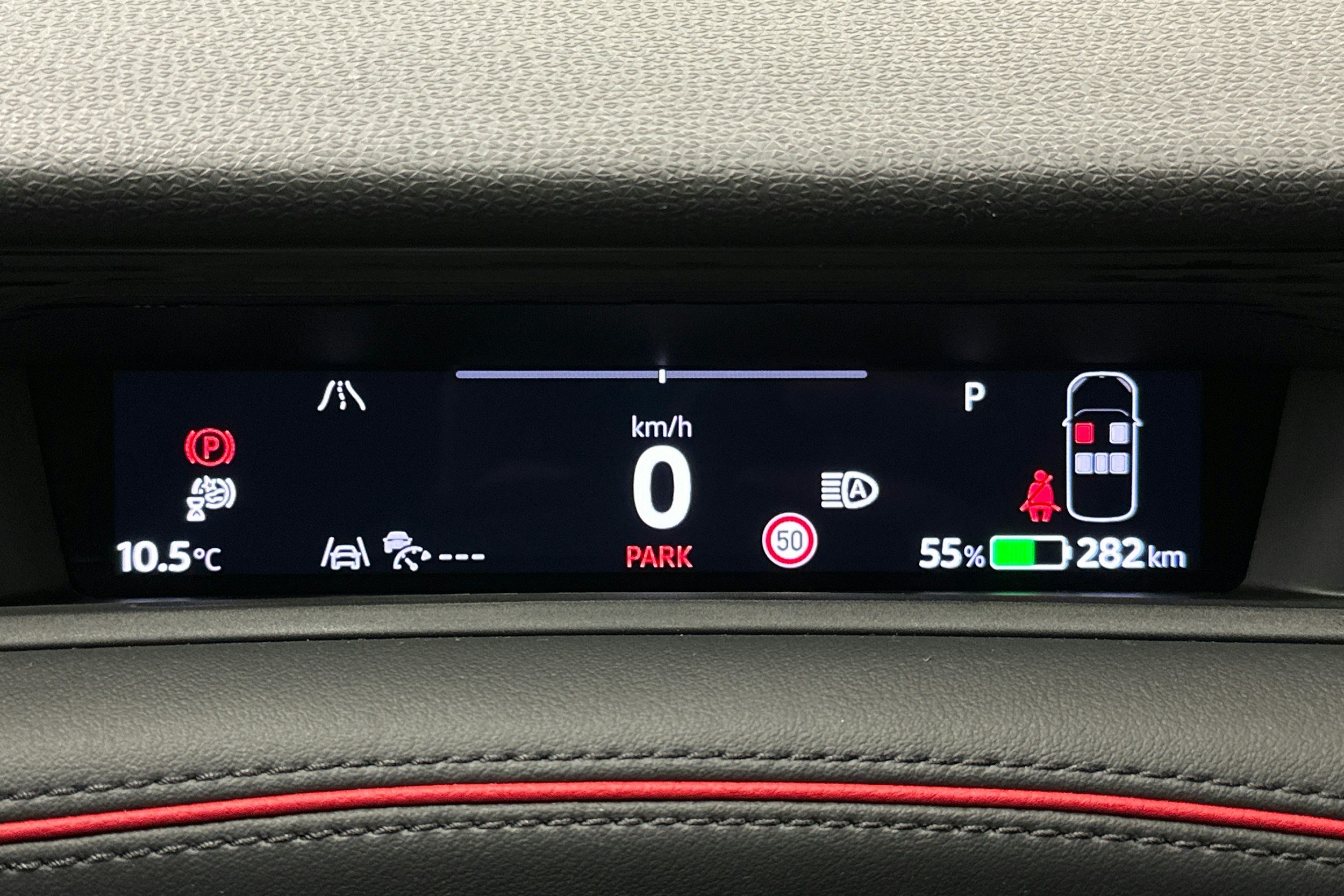 punainen Volkswagen ID.7 2025 kuva 25.