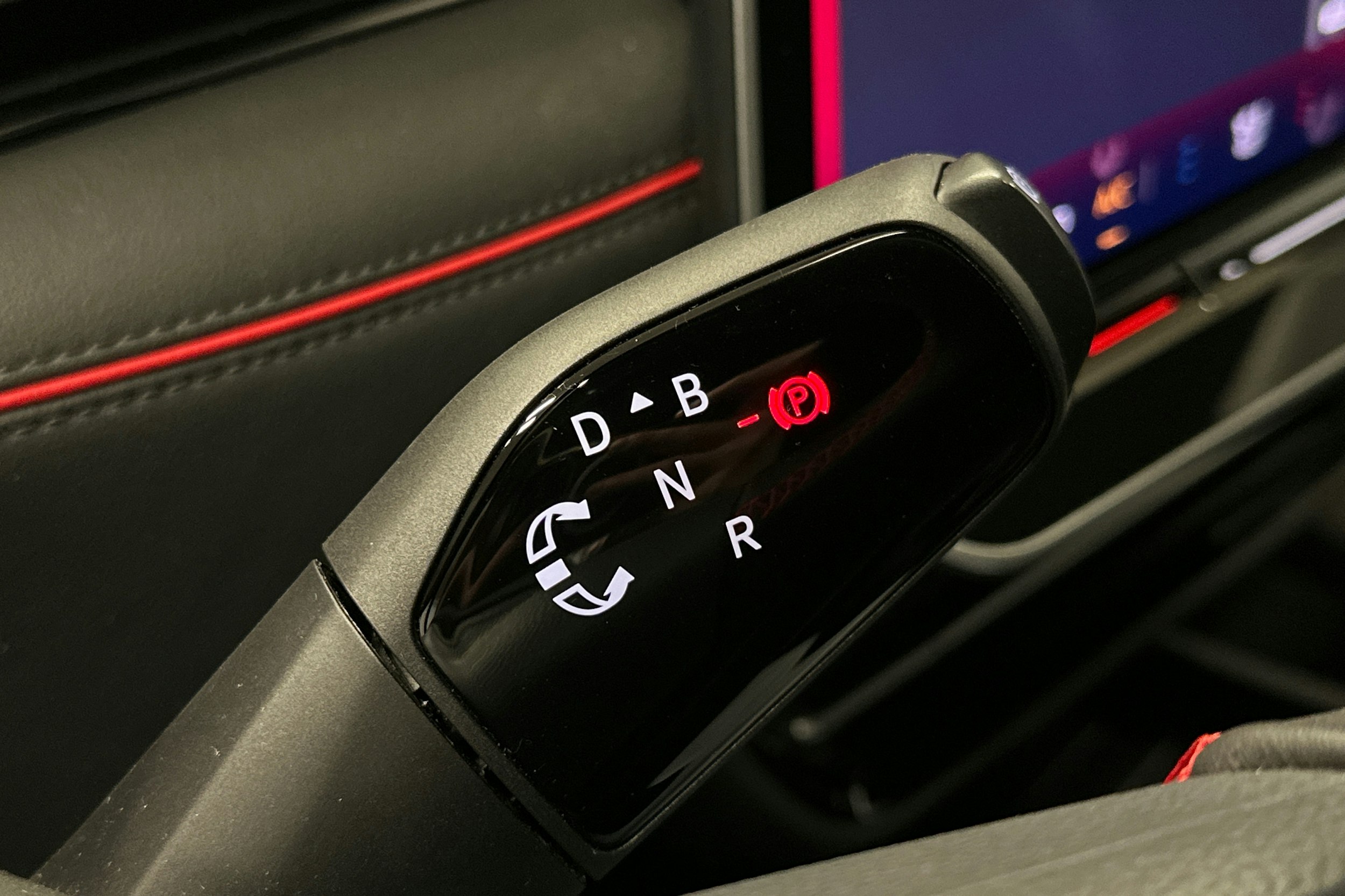 punainen Volkswagen ID.7 2025 kuva 26.