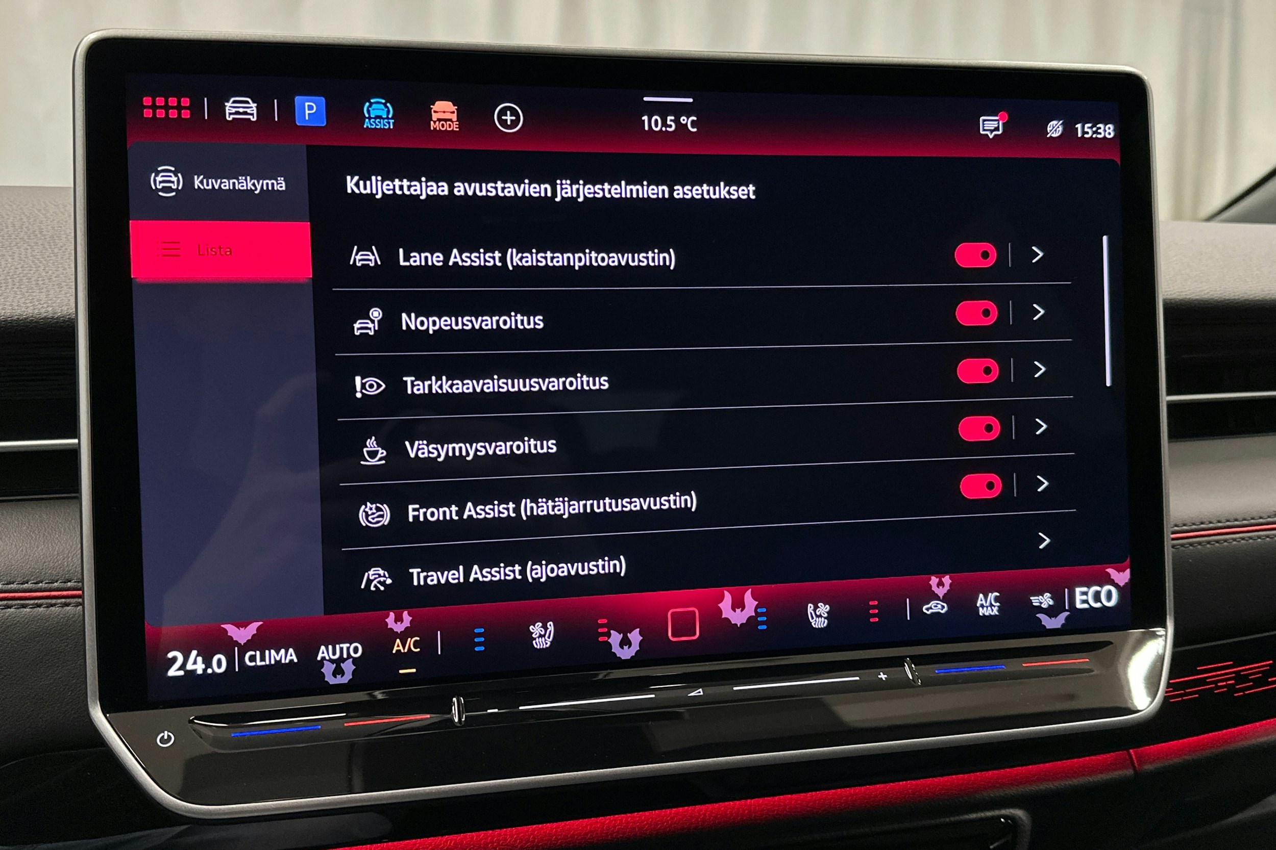 punainen Volkswagen ID.7 2025 kuva 31.