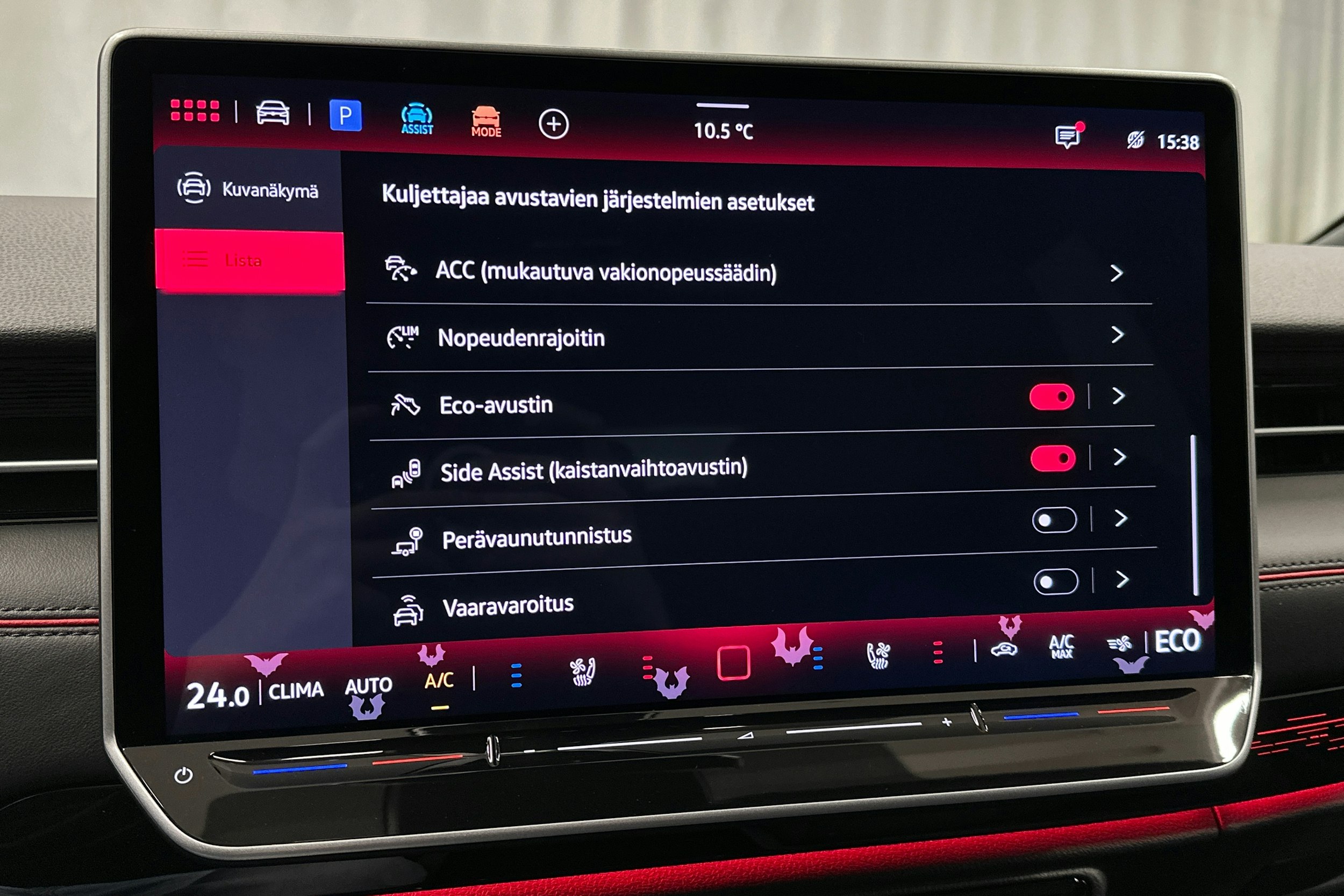 punainen Volkswagen ID.7 2025 kuva 32.