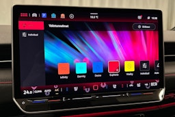 punainen Volkswagen ID.7 2025 kuva 33.