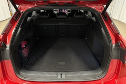 punainen Volkswagen ID.7 2025 kuva 14.