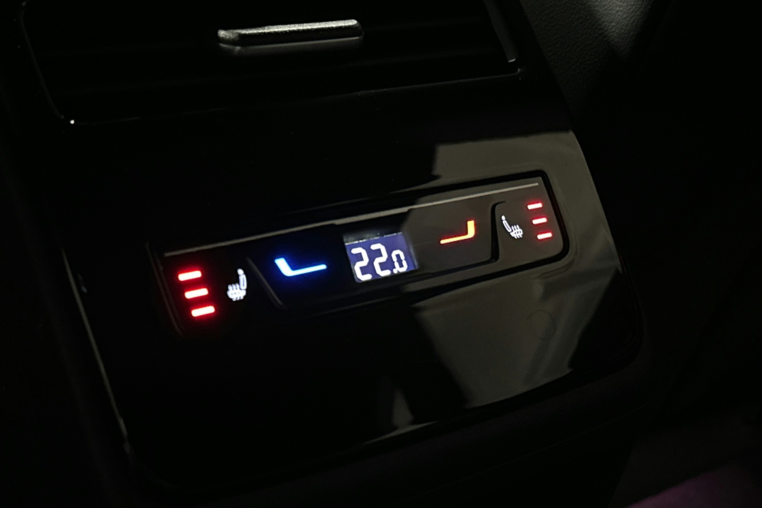 punainen Volkswagen ID.7 2025 kuva 17.