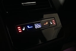 punainen Volkswagen ID.7 2025 kuva 17.