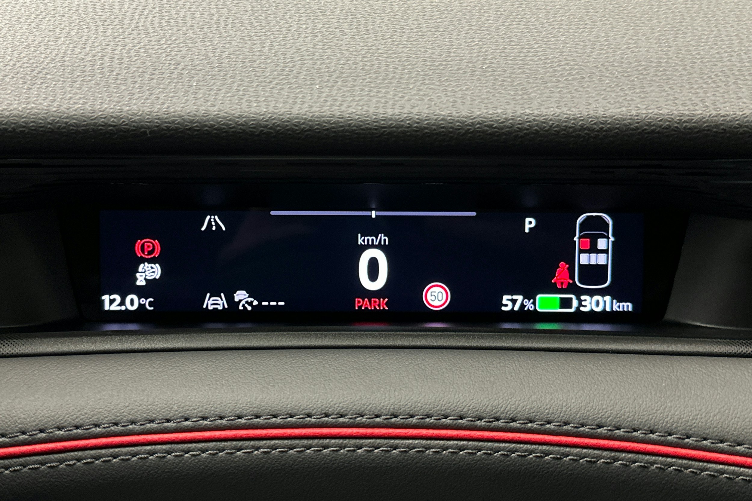 punainen Volkswagen ID.7 2025 kuva 25.