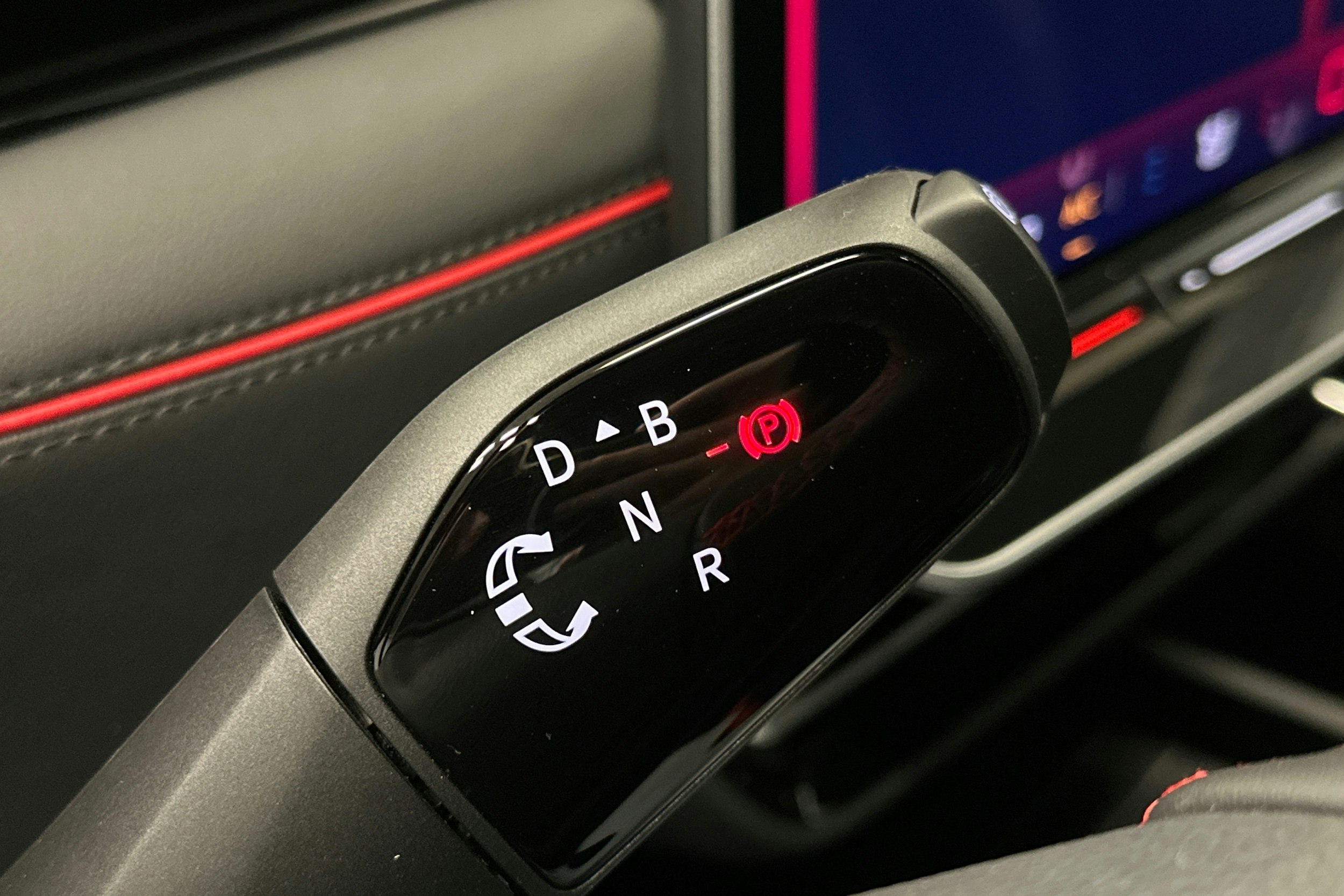 punainen Volkswagen ID.7 2025 kuva 26.