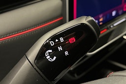 punainen Volkswagen ID.7 2025 kuva 26.