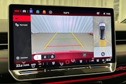 punainen Volkswagen ID.7 2025 kuva 36.