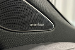 punainen Volkswagen ID.7 2025 kuva 38.