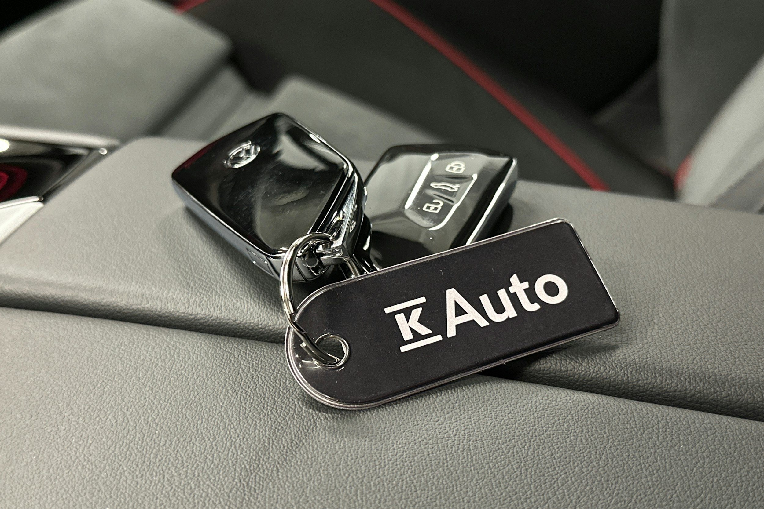 punainen Volkswagen ID.7 2025 kuva 39.