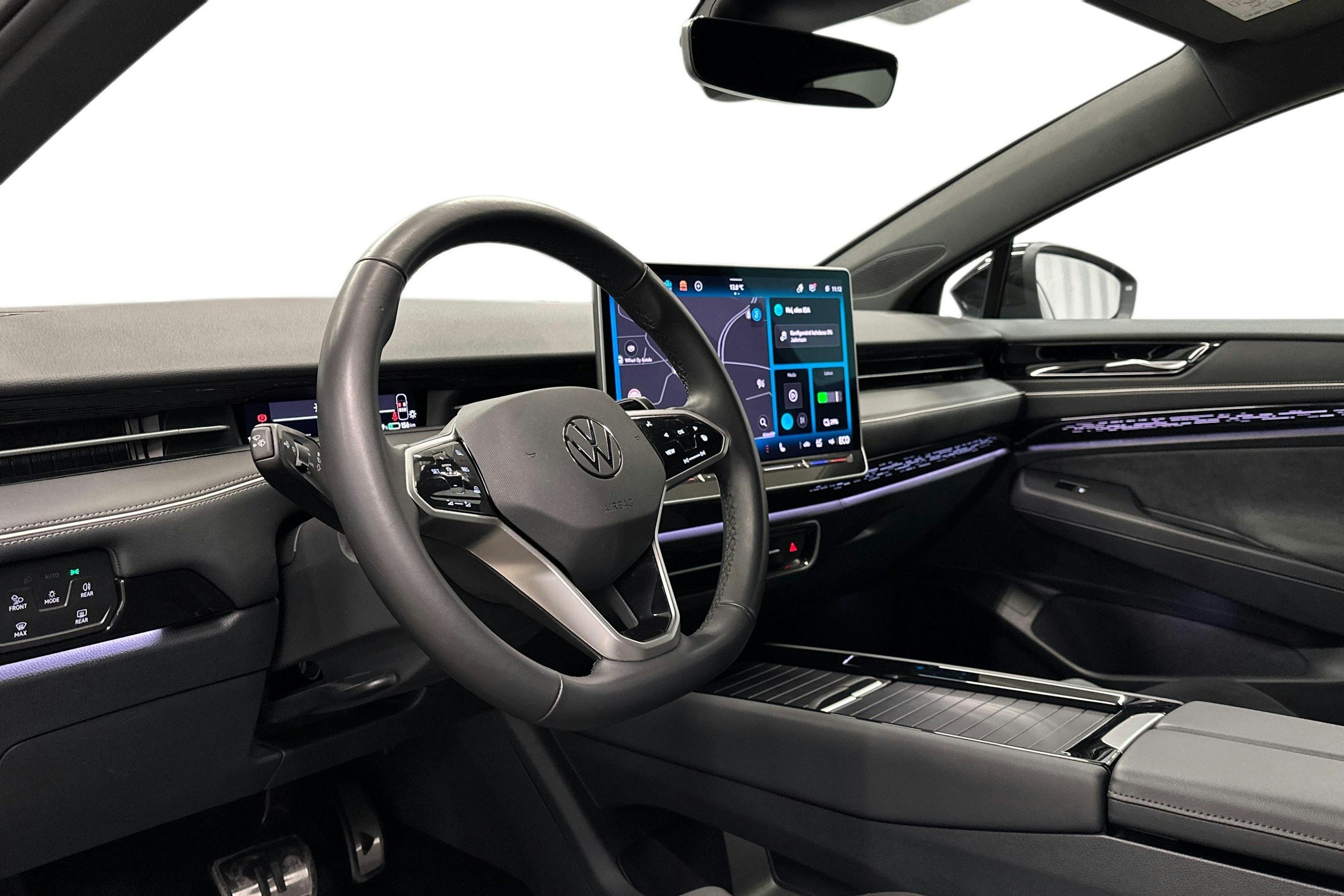 sininen Volkswagen ID.7 2025 kuva 6.