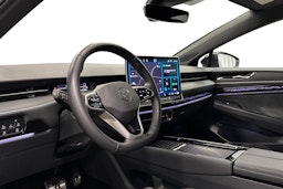 sininen Volkswagen ID.7 2025 kuva 6.