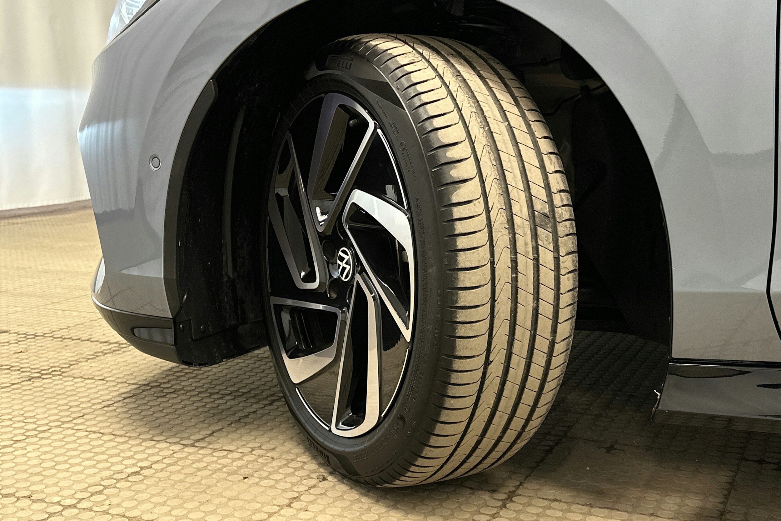 sininen Volkswagen ID.7 2025 kuva 10.