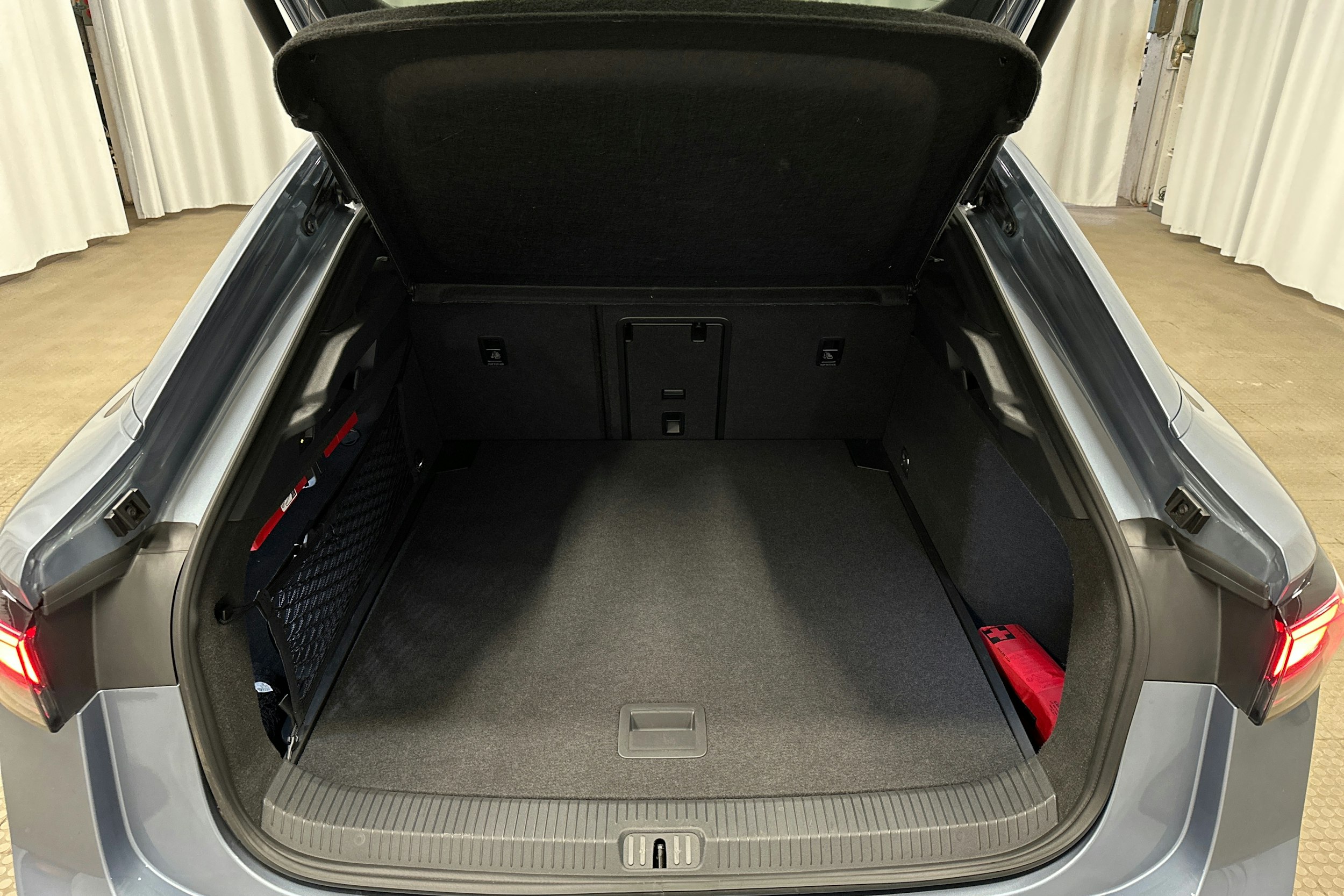 sininen Volkswagen ID.7 2025 kuva 11.