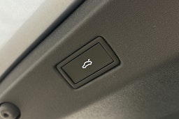 sininen Volkswagen ID.7 2025 kuva 12.