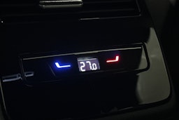 sininen Volkswagen ID.7 2025 kuva 14.