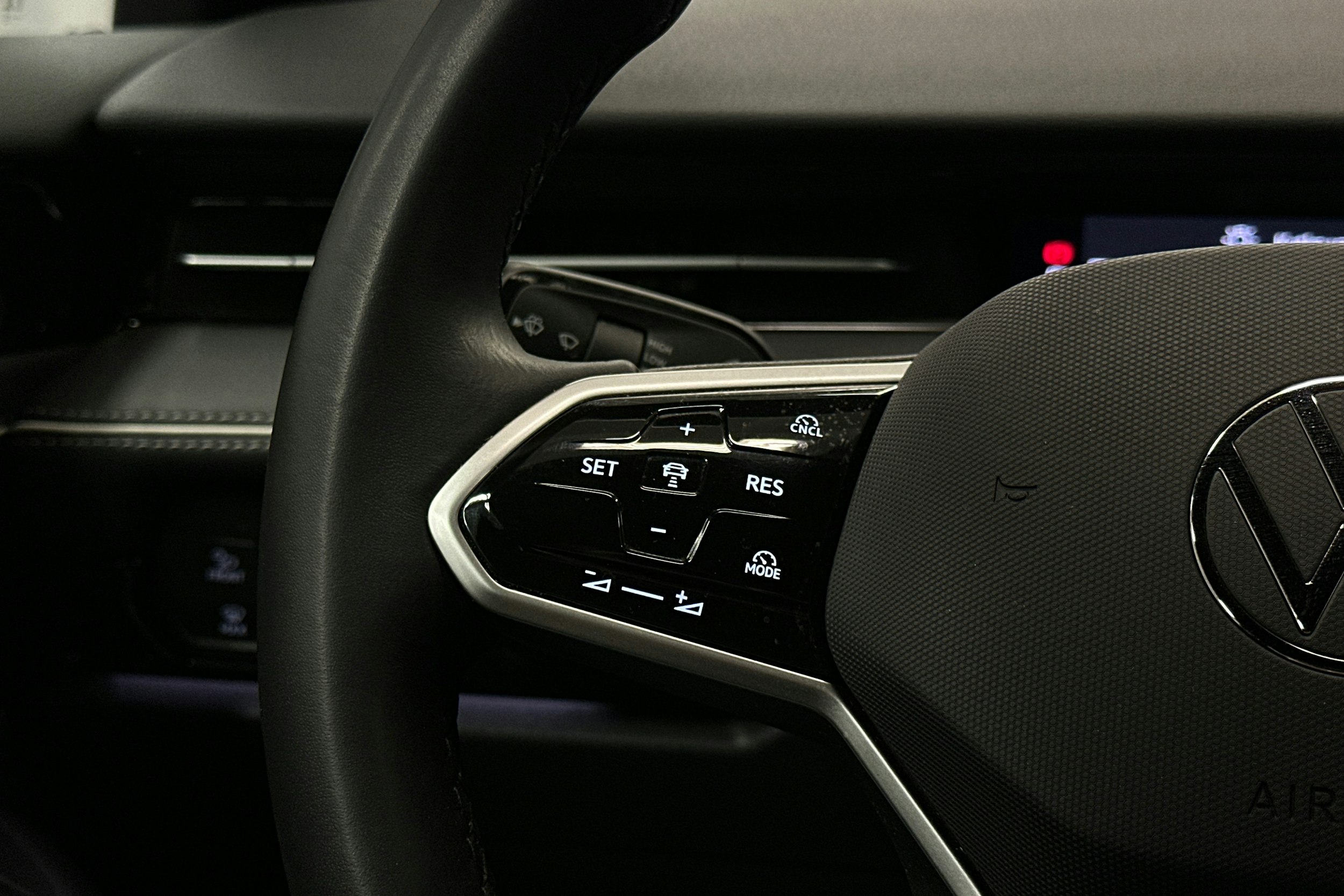 sininen Volkswagen ID.7 2025 kuva 19.