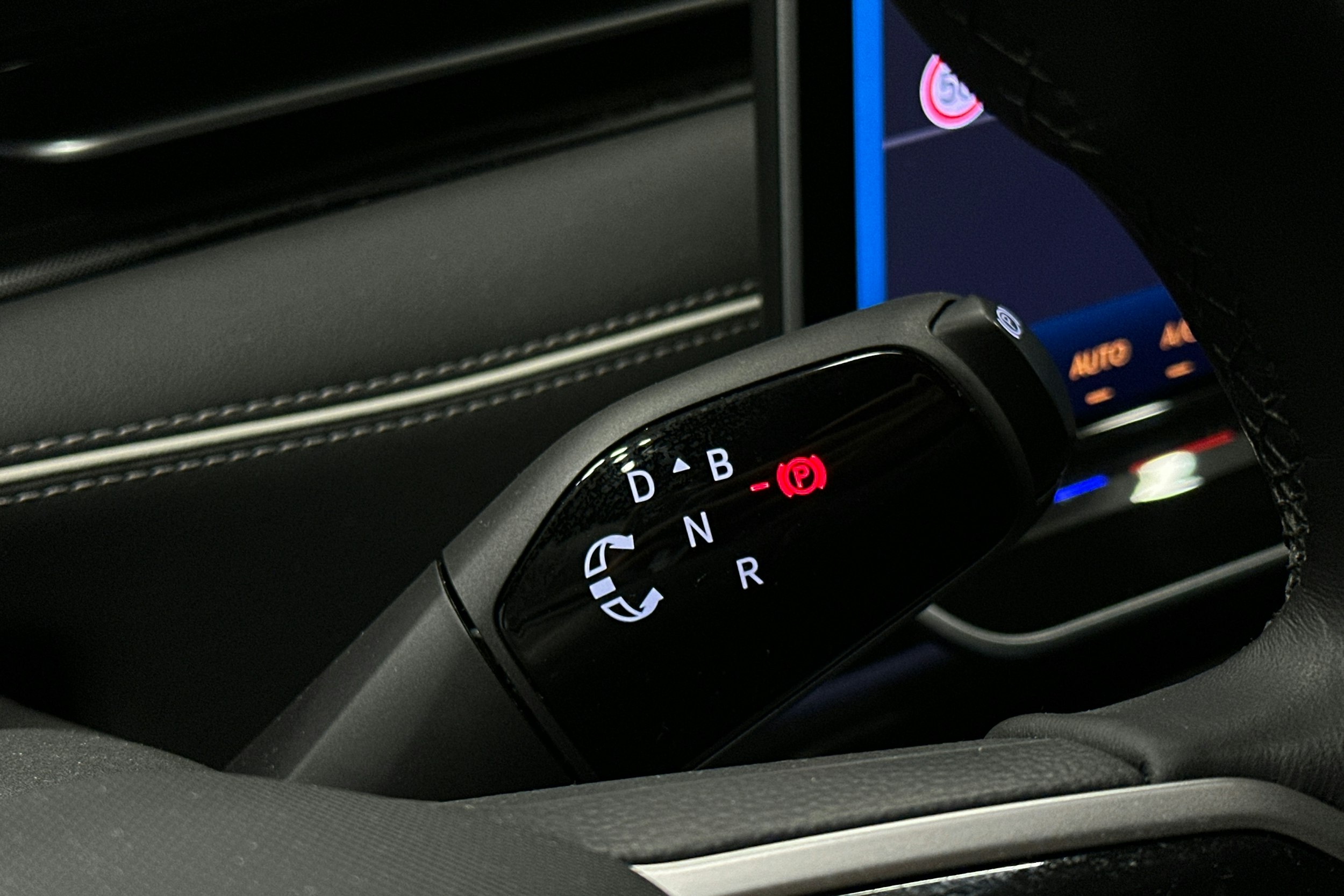 sininen Volkswagen ID.7 2025 kuva 21.