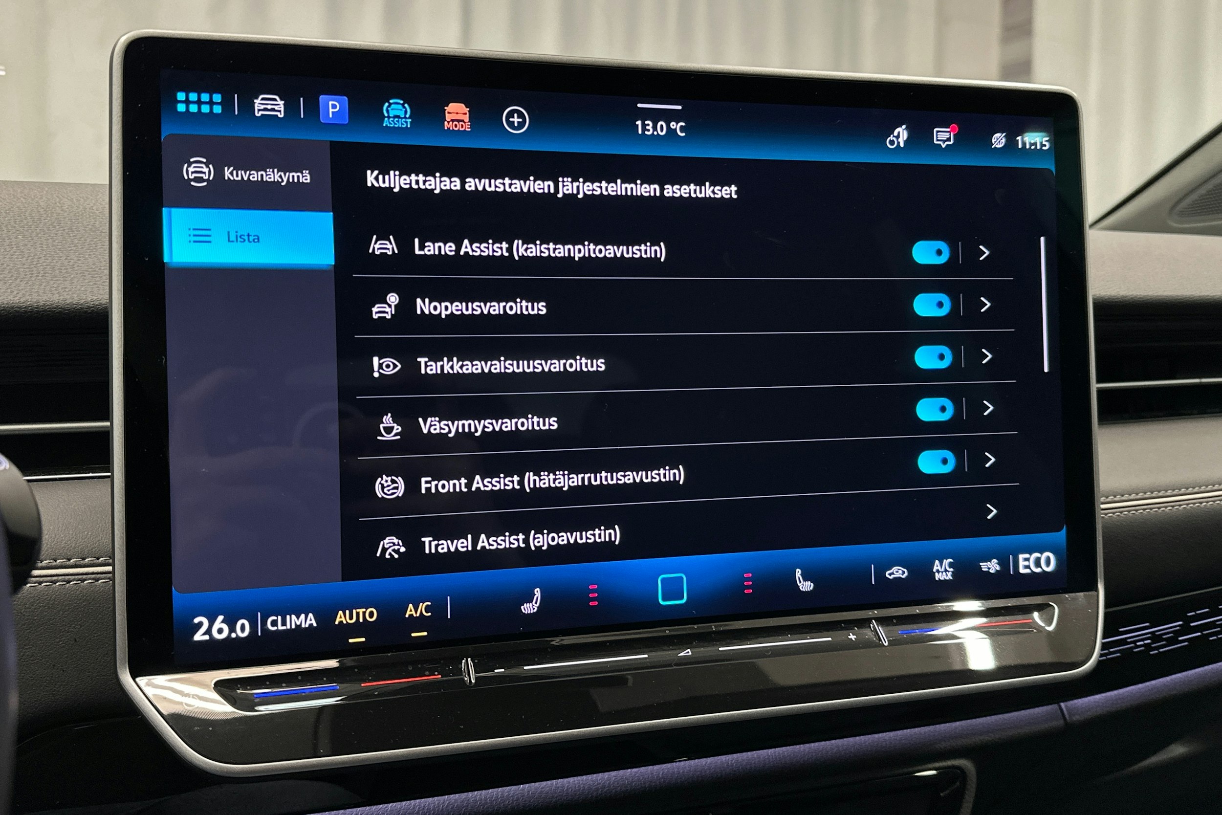 sininen Volkswagen ID.7 2025 kuva 28.