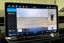 sininen Volkswagen ID.7 2025 kuva 32.