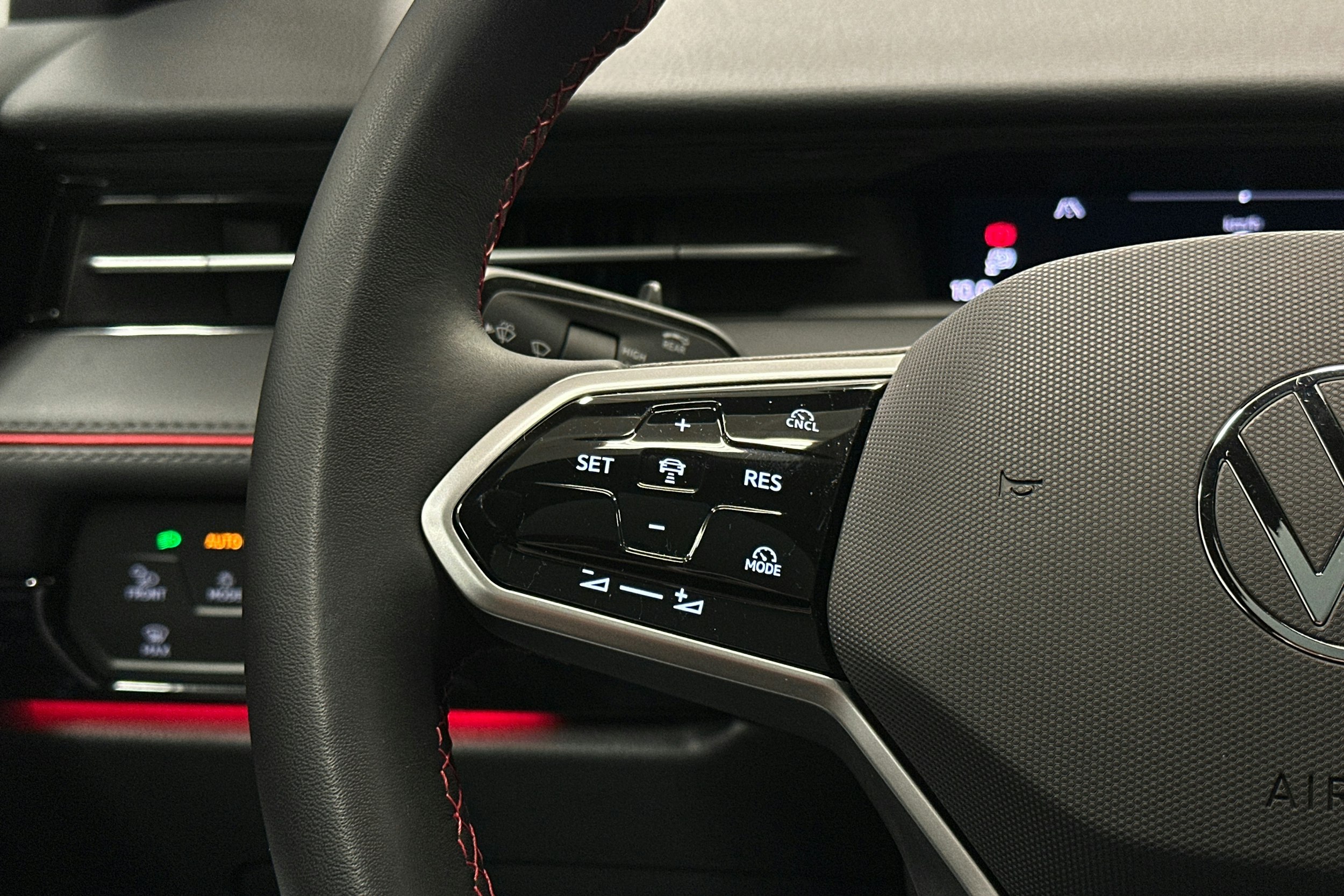 harmaa Volkswagen ID.7 2025 kuva 22.