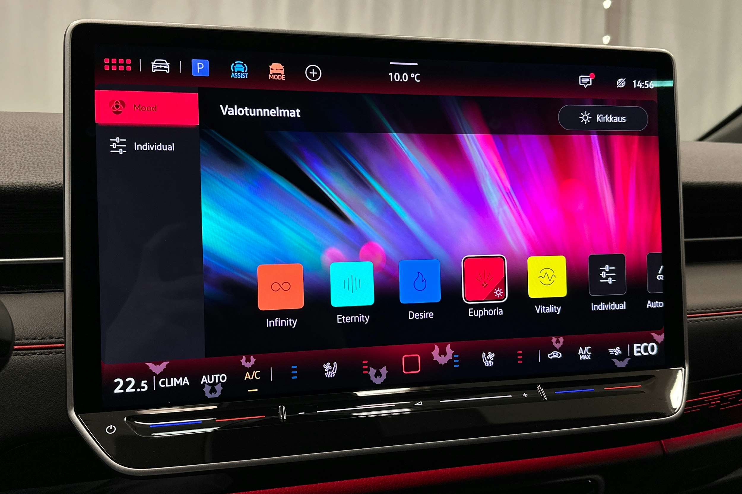 harmaa Volkswagen ID.7 2025 kuva 32.