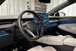 punainen Volkswagen ID.7 2025 kuva 7.