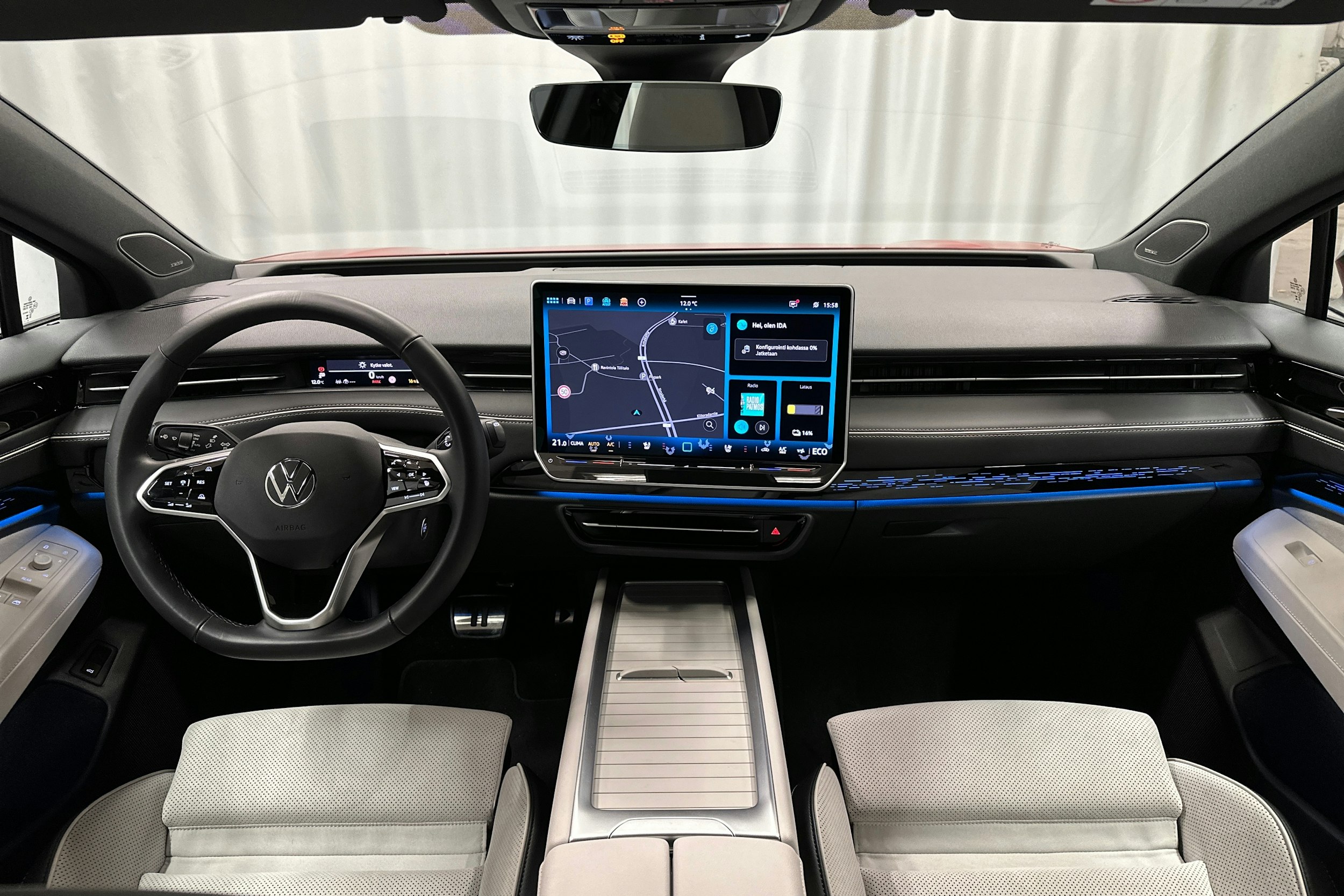 punainen Volkswagen ID.7 2025 kuva 9.