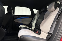 punainen Volkswagen ID.7 2025 kuva 10.