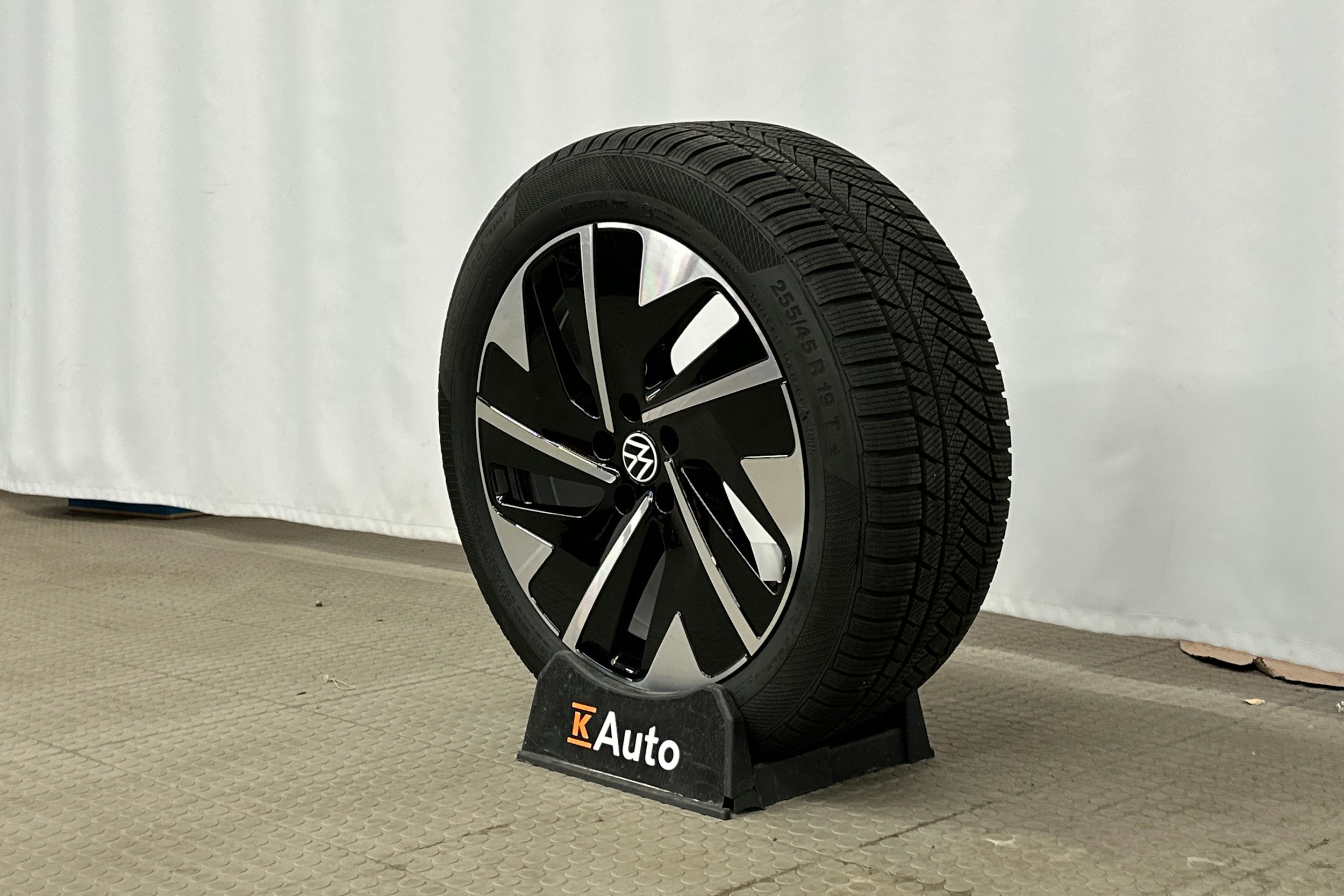 punainen Volkswagen ID.7 2025 kuva 13.